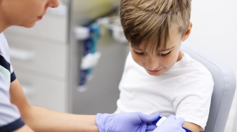 Teljes vérkép vizsgálata gyermeknél laborban