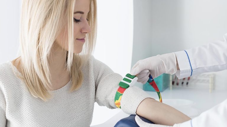 Vérvételi előkészületek éhgyomorral és folyadékbevitellel